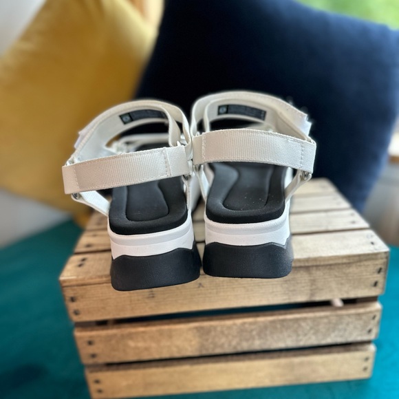 Teva Size 8 - Picture 4 of 7